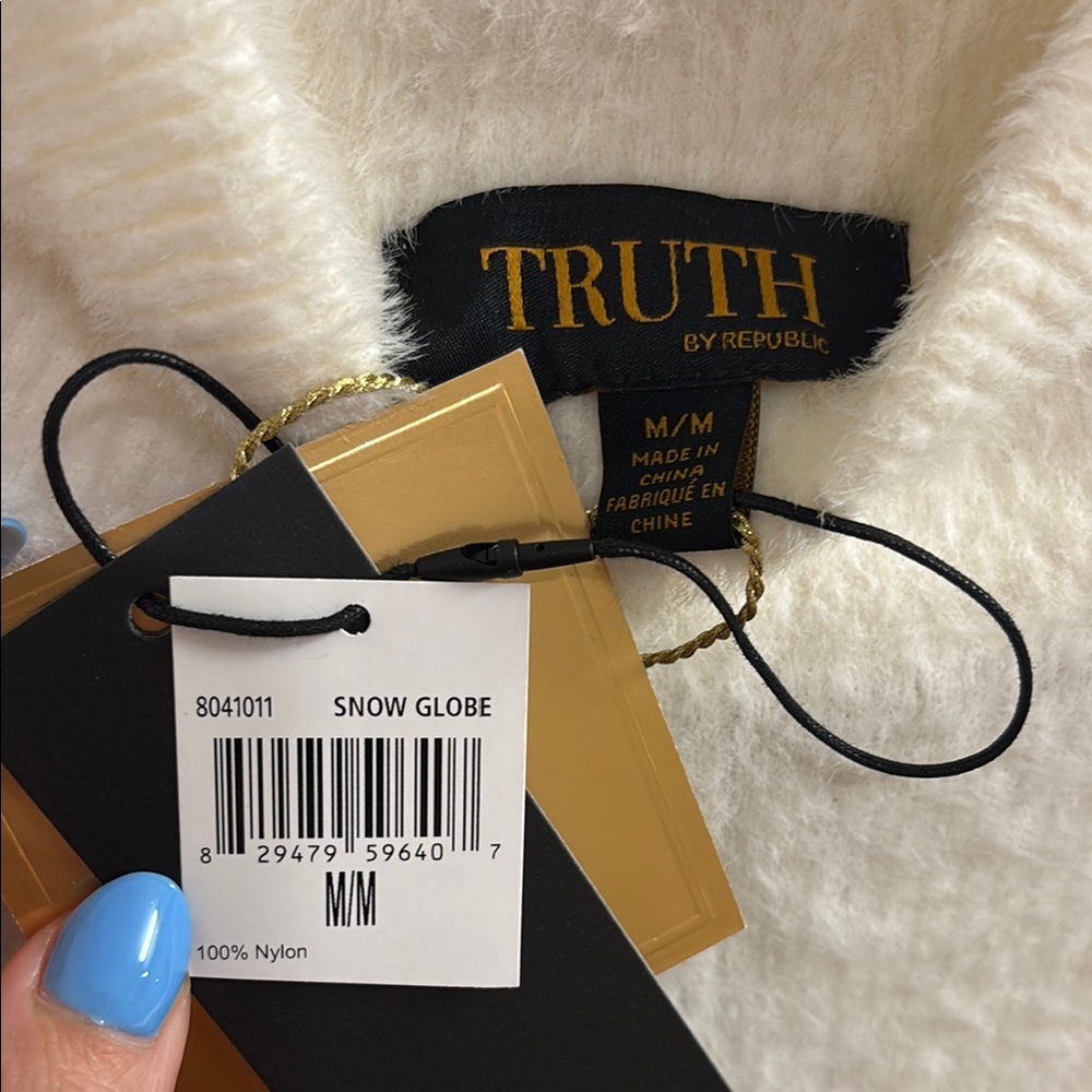 Cozy White Turtleneck Sweater - Picture 2 of 2